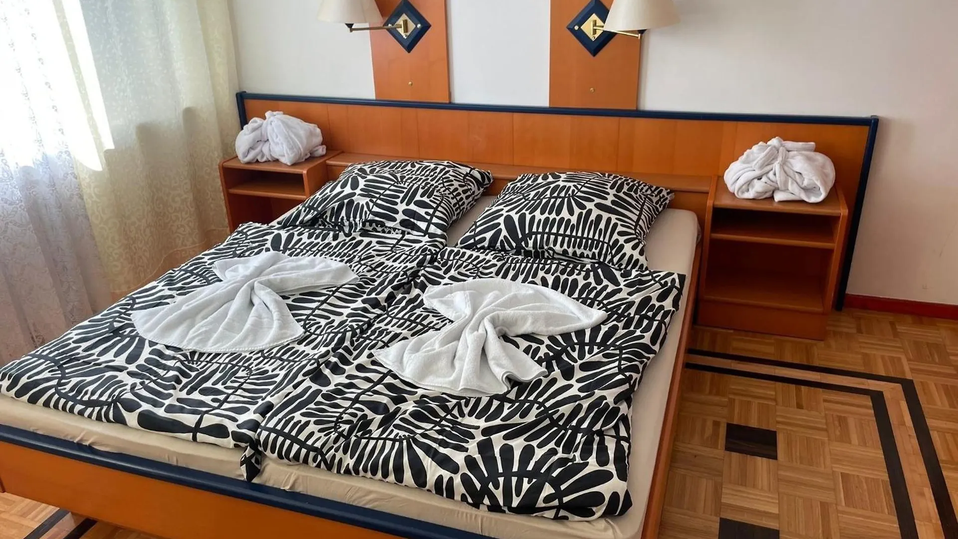 נירנברג Pension Doppelbett Zimmer 22 דירה